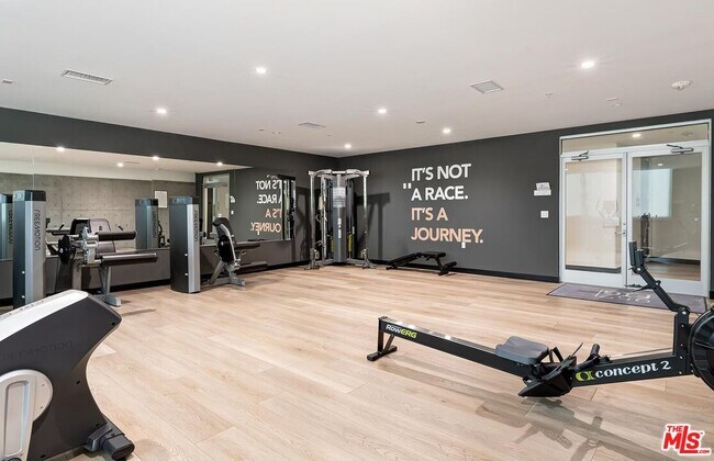 Building Photo - 957 Figueroa Terrace