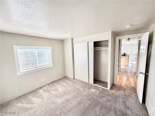 Building Photo - 4331 W Victoria St