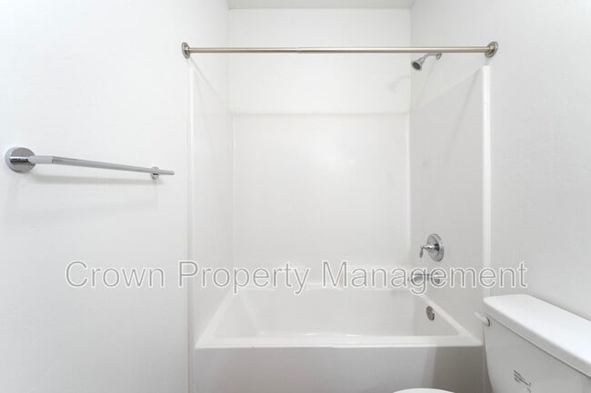 Building Photo - 68 Legend Trail