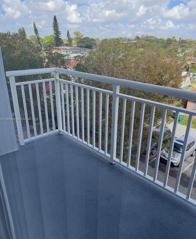 Building Photo - 1251 NE 108th St