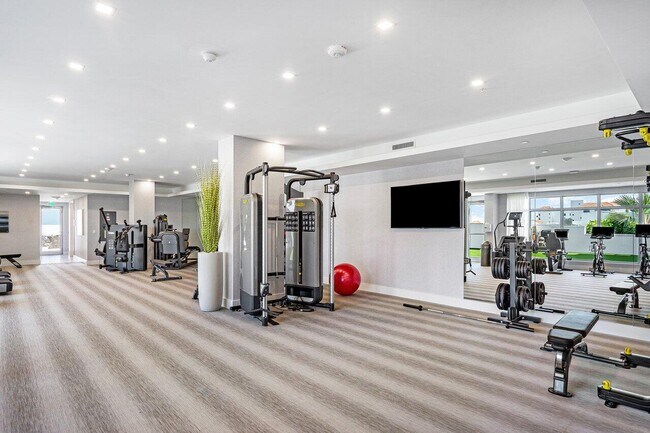 Building Photo - 155 E Boca Raton Rd
