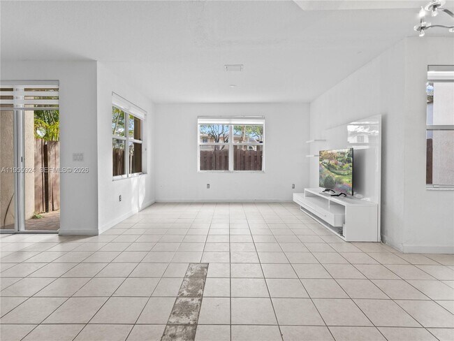 Building Photo - 11186 NW 73rd Terrace