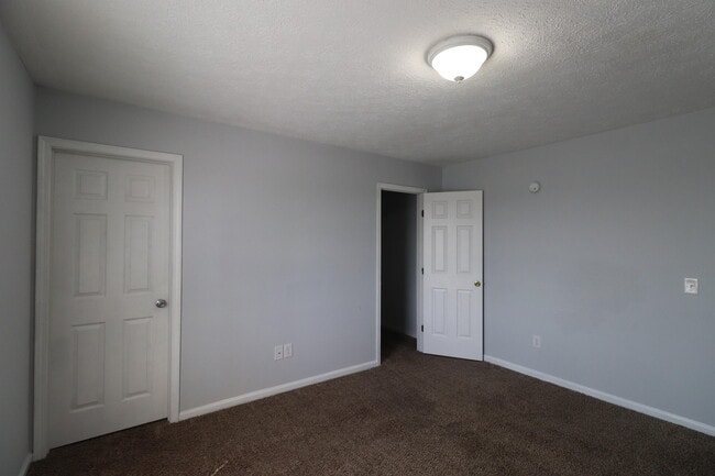 Building Photo - 209 Coburn Dr