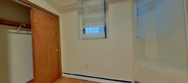Building Photo - 28 Saint Stephen St
