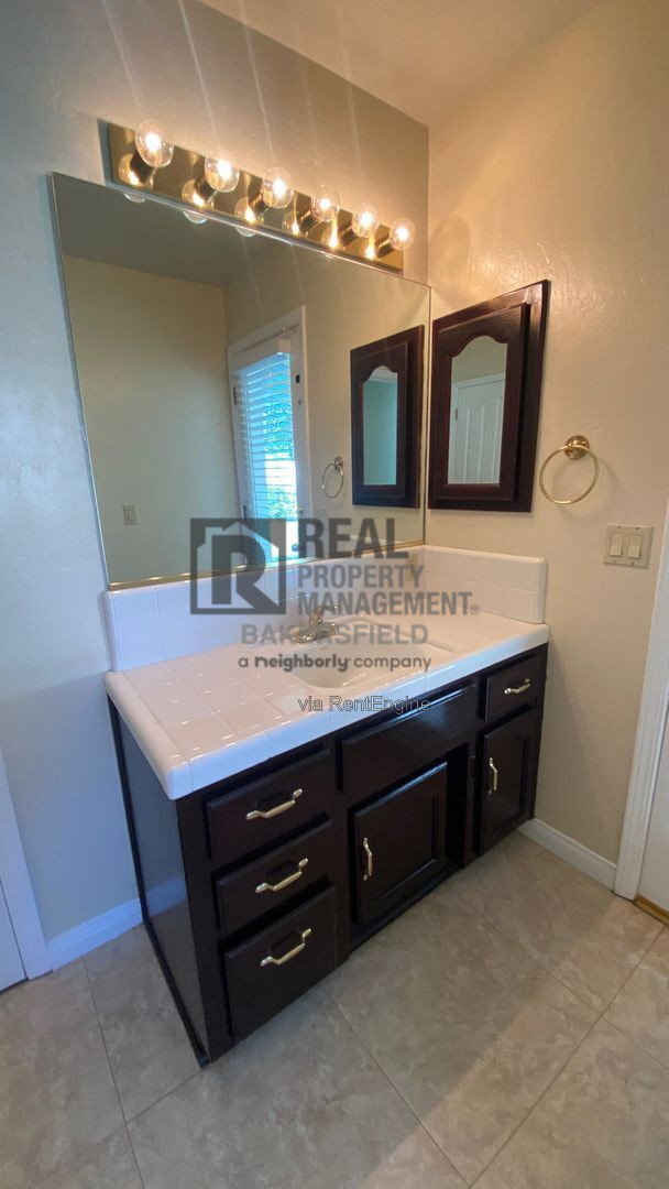 Building Photo - 10916 Stony Point Dr