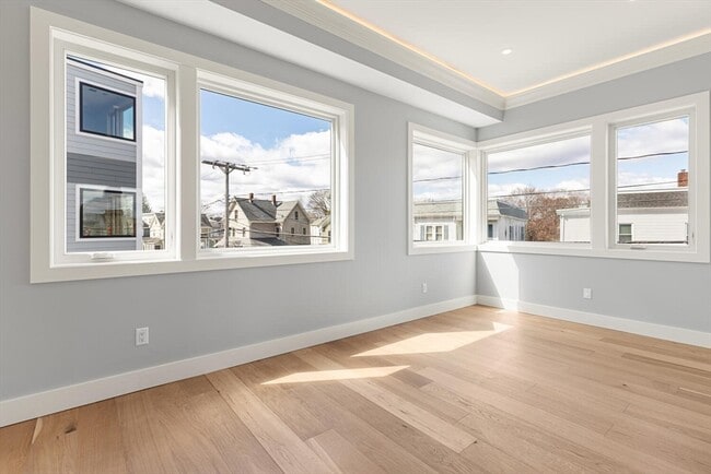 Building Photo - 308 Newton St