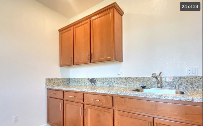 Building Photo - 917 Somerset Way