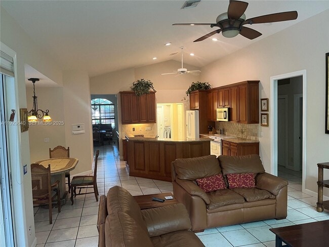 Building Photo - 123 Victorian Ln