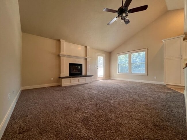 Building Photo - 5774 Parchment~Gorgeous Bristol Heights Home w/ Hardwood & Custom Cabinetry!