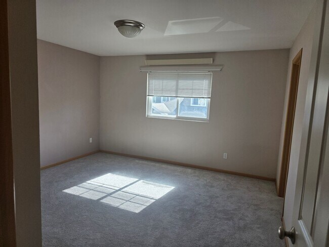 Building Photo - 4674 Wade St