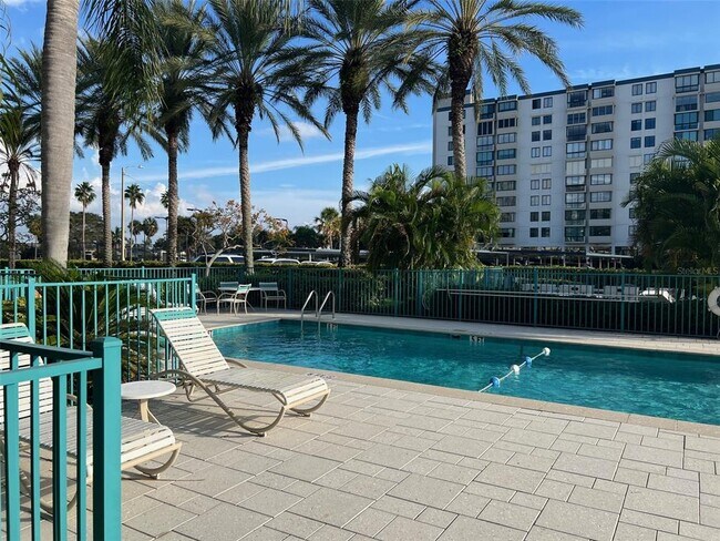 Building Photo - 670 Island Way