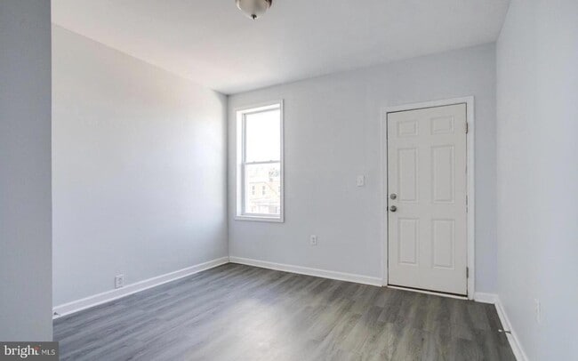Building Photo - 3007 Oakley Ave