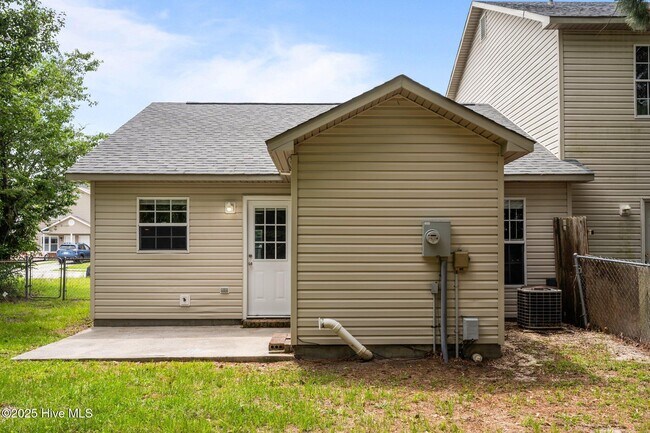 Building Photo - 1087 W Pueblo Dr