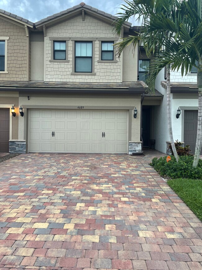 Building Photo - 4689 Eventing St