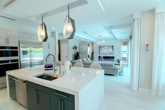 Building Photo - 8305 Fishhawk Falls Ct