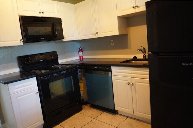 Building Photo - 12401 Oak Cedar Pl