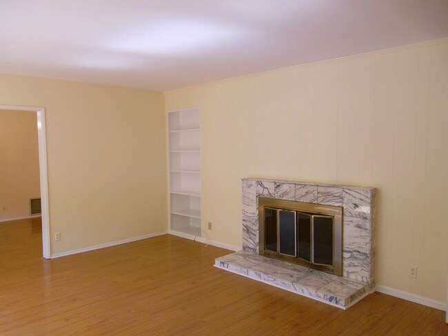 Building Photo - 3751 Stone Canyon Ave