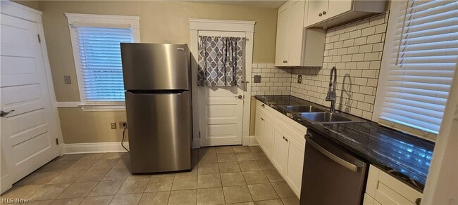 Building Photo - 4208 John Ct