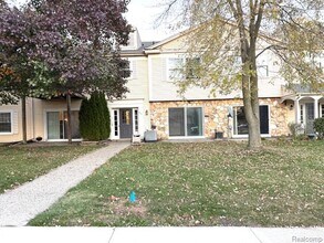 Building Photo - 831 Bloomfield Village Blvd