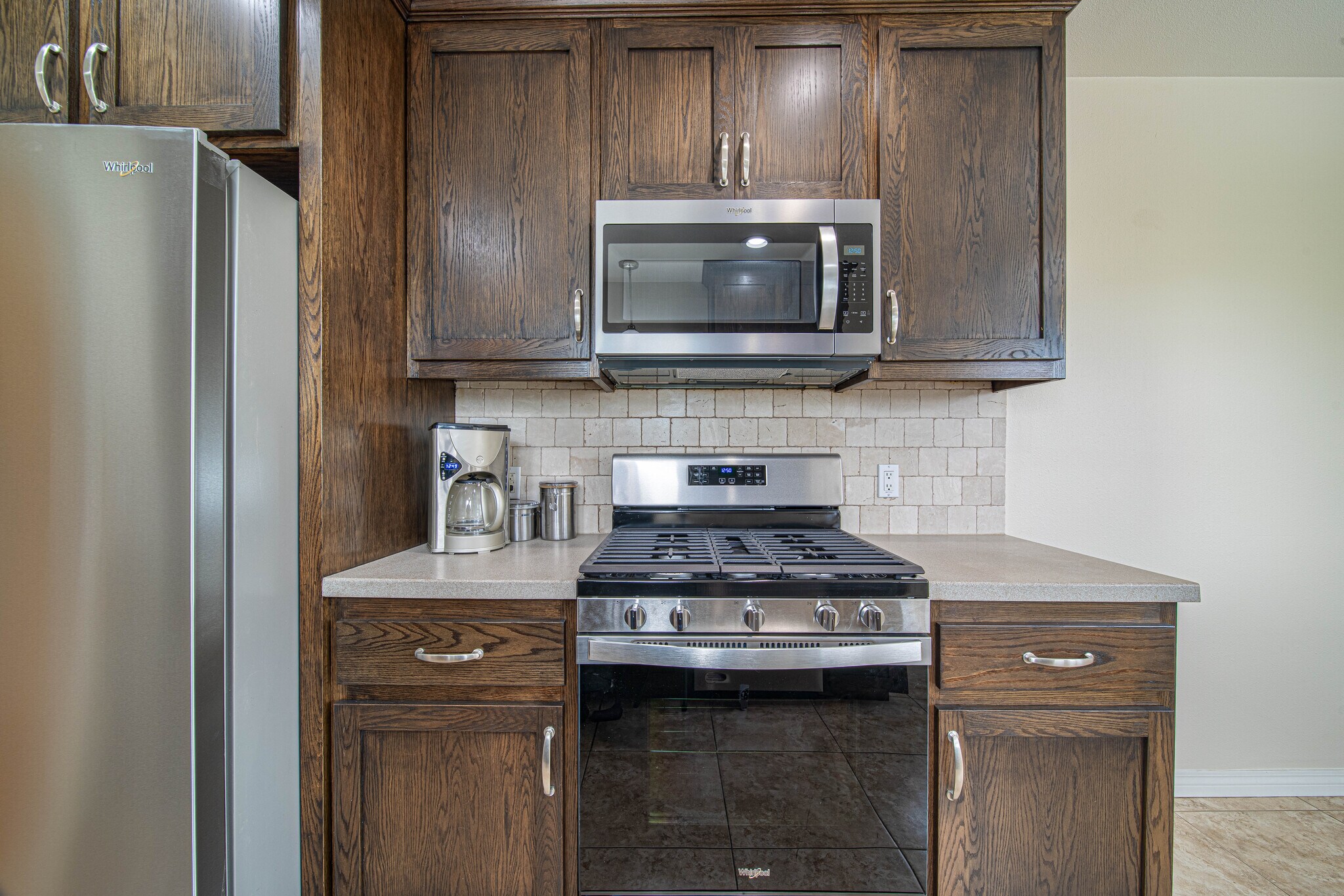 Building Photo - 549 N La Sena Ave