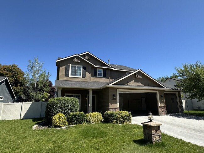Building Photo - "Charming 4-Bed Home with Granite Accents & Hardwood Elegance in Meridian!"