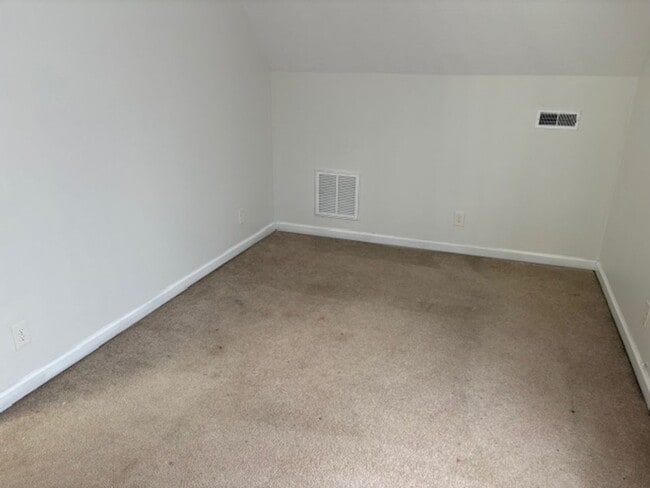 Building Photo - 122 Stonefield Cir