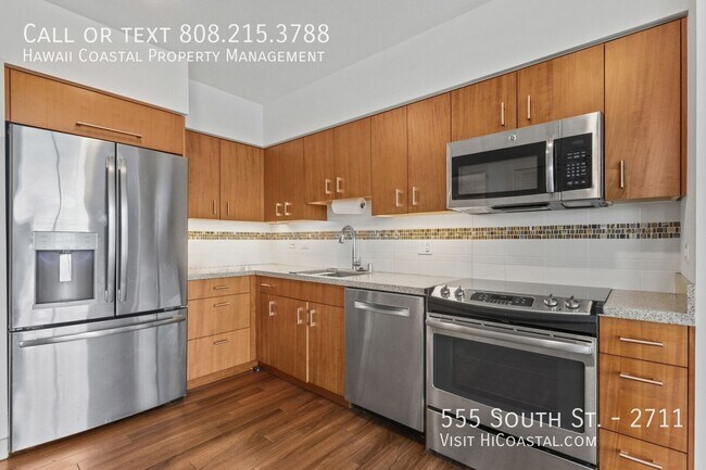 Building Photo - 555 South St