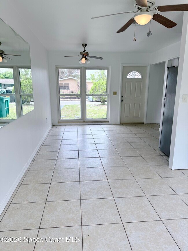 Building Photo - 2107 Little John Rd