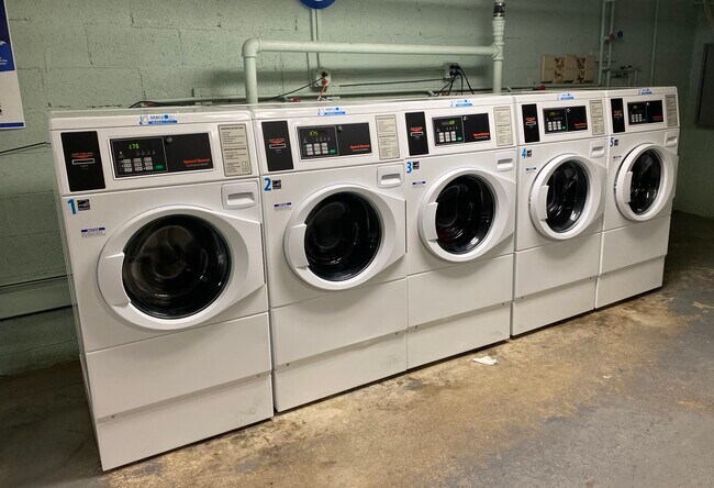 Laundry room - 364 Hoover Ave