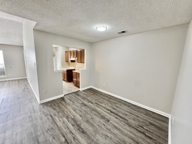 Building Photo - 5528 Ginners Dr