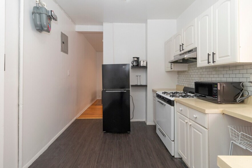 Building Photo - 1794 1st Ave