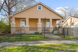 Building Photo - Charming 4-Bedroom Home with Spacious Yard...