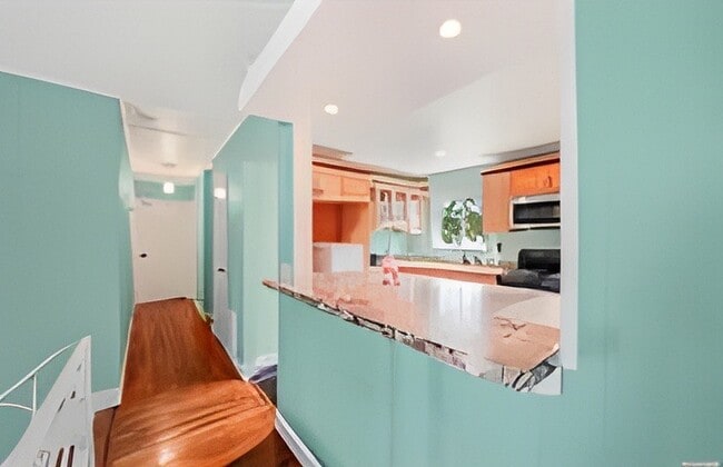 Building Photo - 1707 Manatuck Blvd