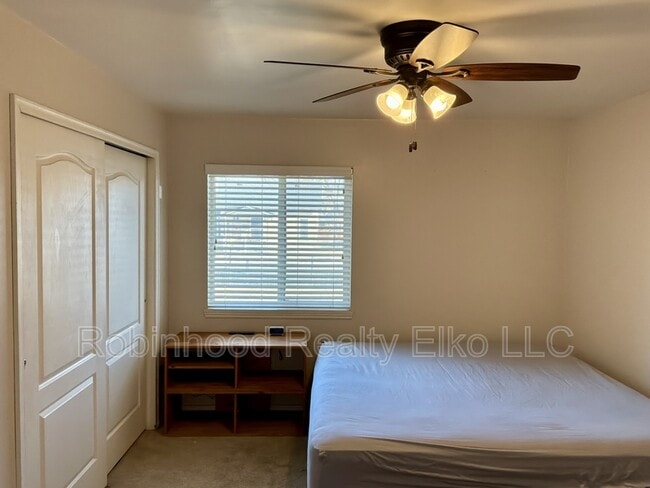 Building Photo - 385 Fir St