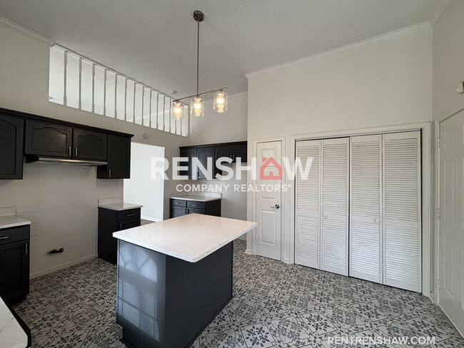 Building Photo - 2512 Courtney Dr