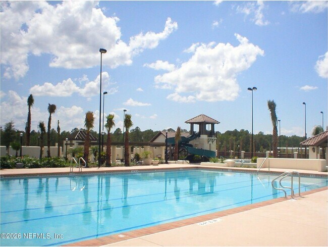 Building Photo - 110 Calle el Jardin