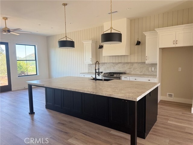 Building Photo - 42899 Cll Roble