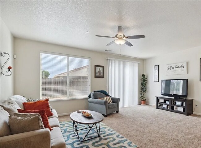 Building Photo - REDUCED!!! Lovely 3 Bedroom, 2 Bath Home For Rent