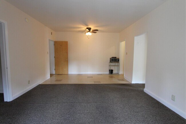 Building Photo - 7174 Germantown Ave