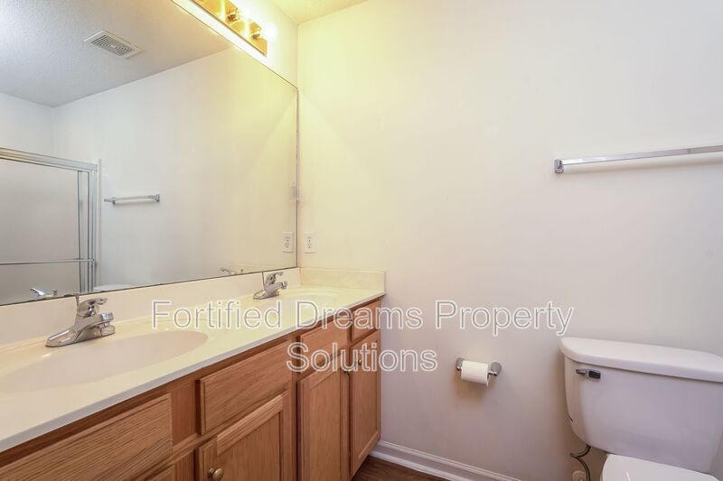 Building Photo - 5097 Bartholomew's Ln