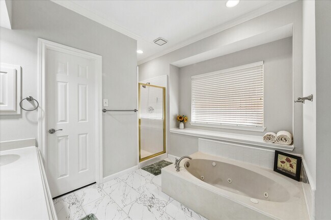 Building Photo - 11818 Orchard Mountain Dr