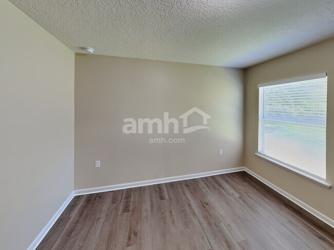 Building Photo - 12052 Hayden Lakes Cir