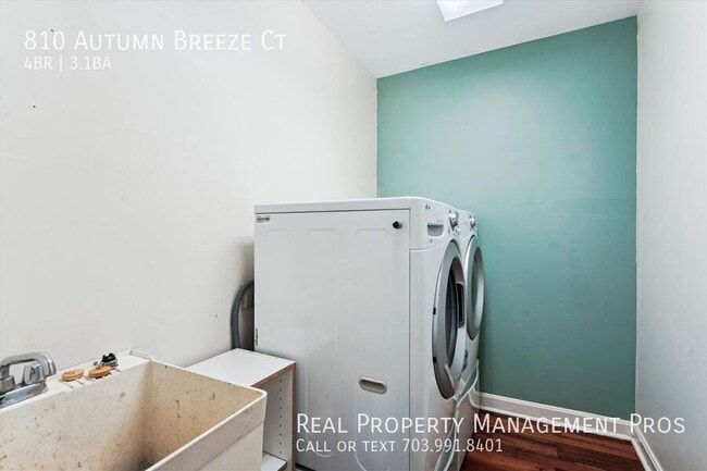 Building Photo - 810 Autumn Breeze Ct