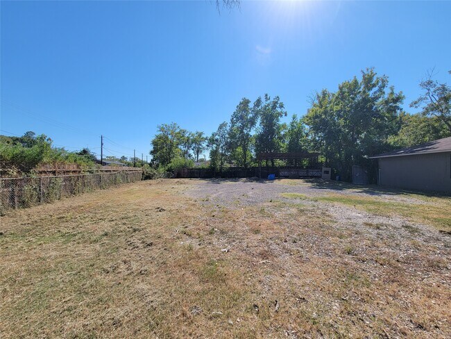 Building Photo - 12934 Ivydale Dr