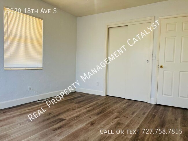Building Photo - 5020 18th Ave S