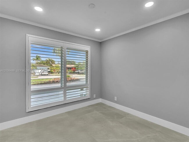 Building Photo - 2144 NE 64th St