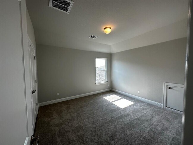 Building Photo - 109 Riverhill Dr