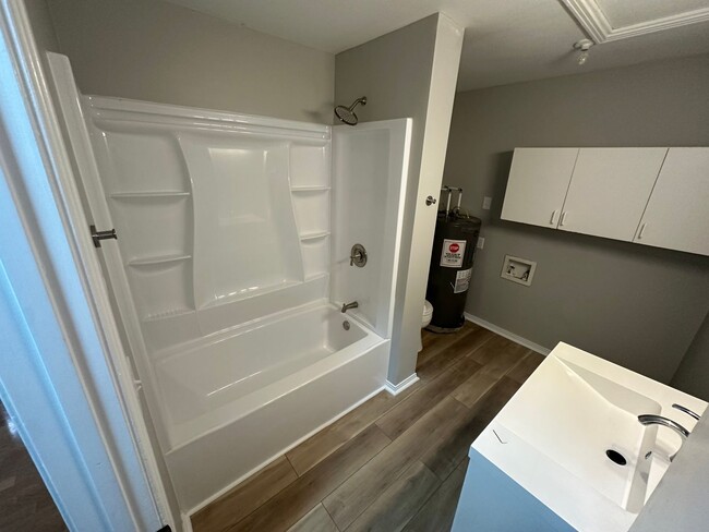 Building Photo - FOR LEASE - 3 bed, 1 bath, 1,218 sqft single-family home in Lebanon!