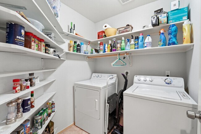 Building Photo - Fully Furnished Scottsdale Home with Bonus Room & 2-Car Garage