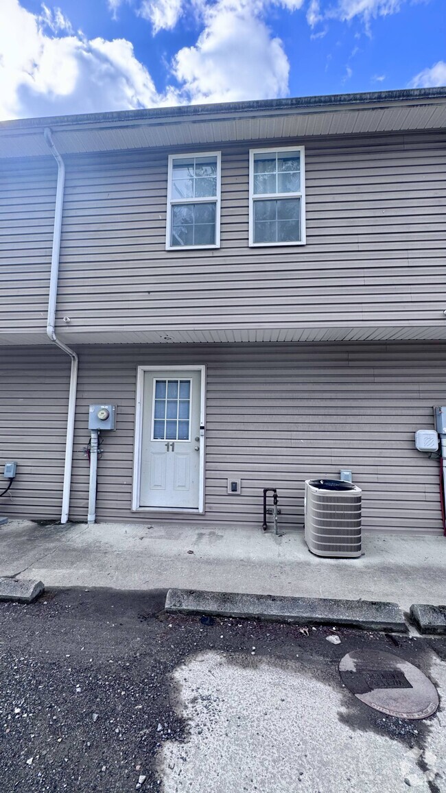 Building Photo - 11 Tall Grass Ln